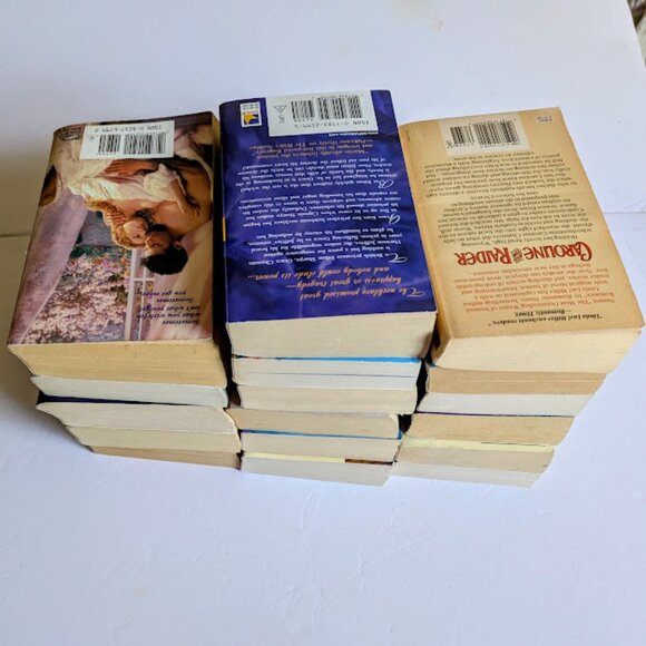 17 Historical Romance Paperback Small by Various Popular Authors - Picture 7 of 8